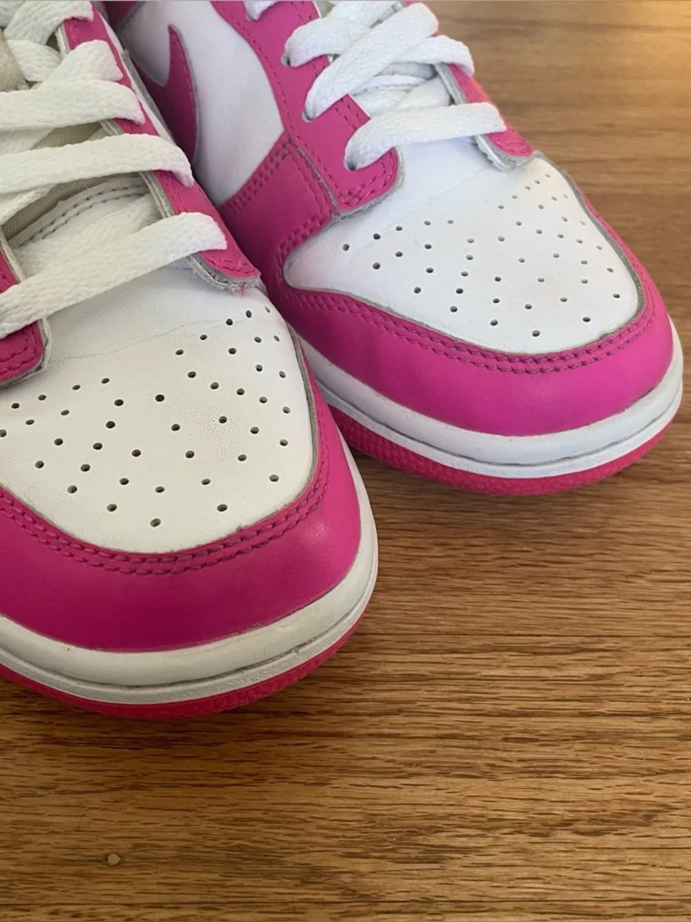 Nike Dunk Low Court Shoes Laser Fuchsia Youth Size 5 Style FB9109-102 - Picture 9 of 11